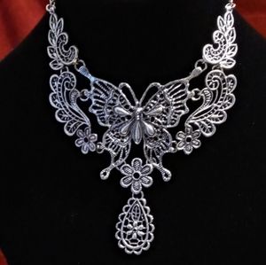 Beautiful sterling silver necklace